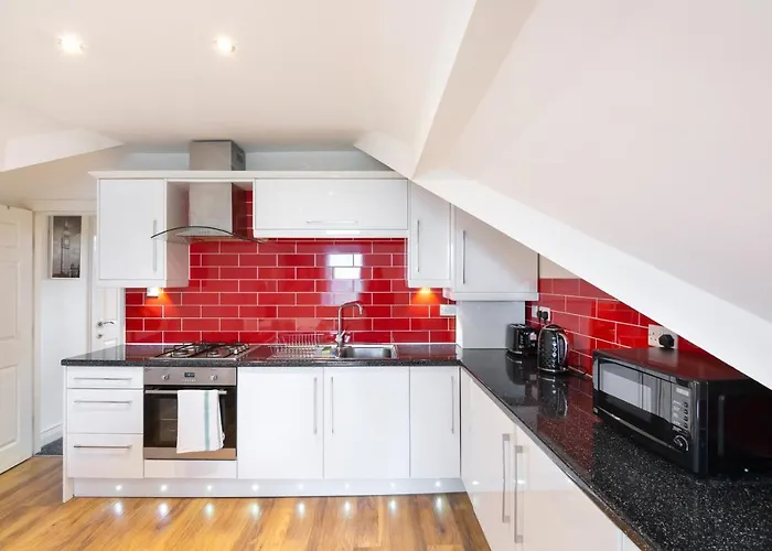 Modern City Centre Flat With Free Parking